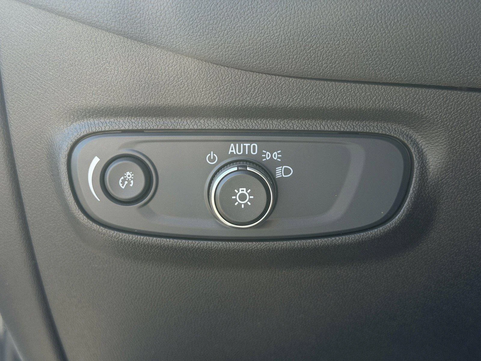 Used 2024 Summit White Chevrolet LT image 20