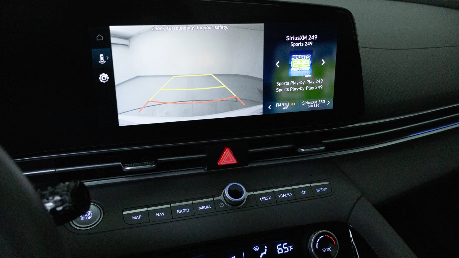 Used 2025 White Hyundai SEL Convenience image 17