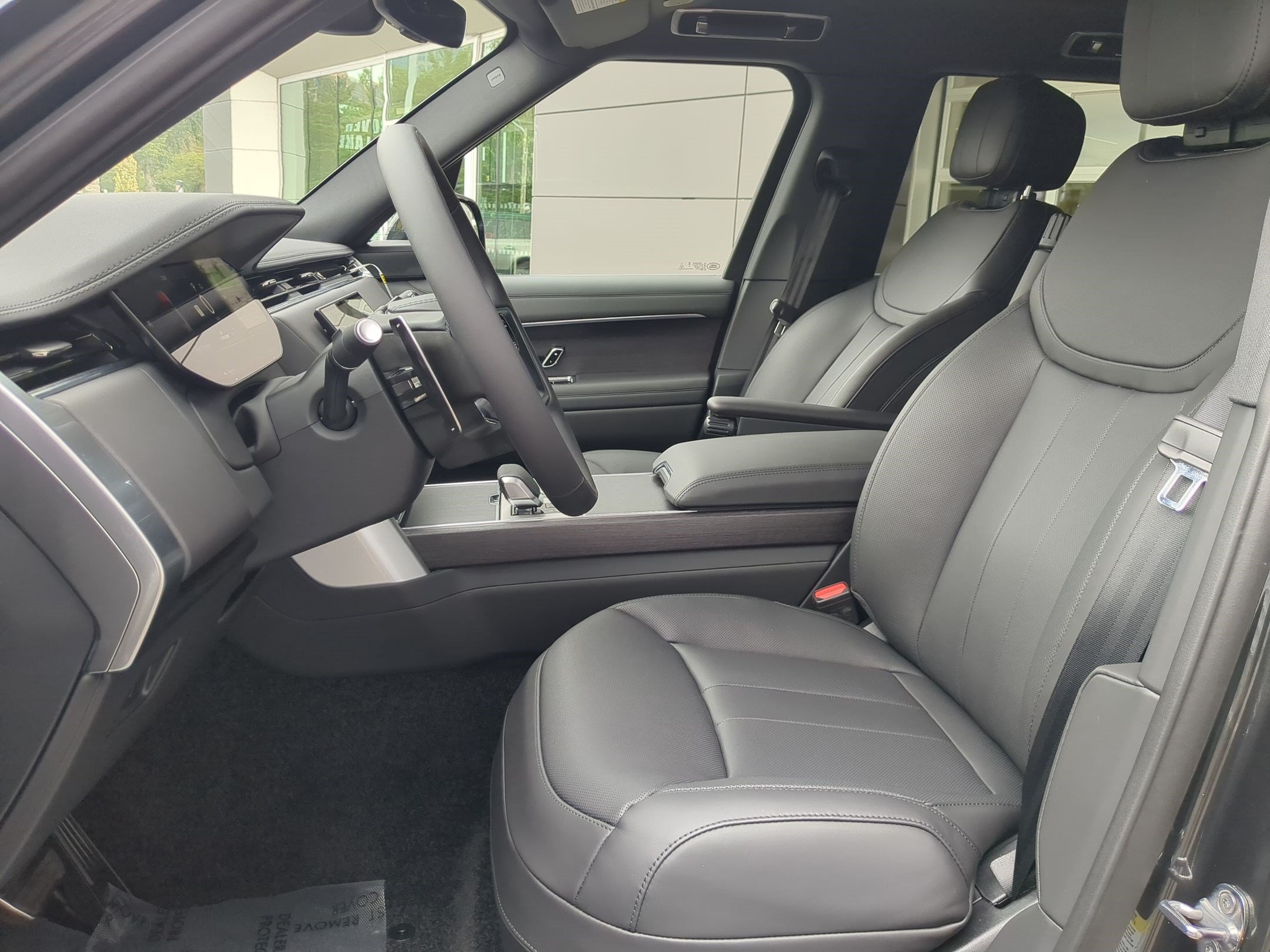 New 2026 Carpathian Grey Land Rover P400 SE LWB 7 Seat image 25