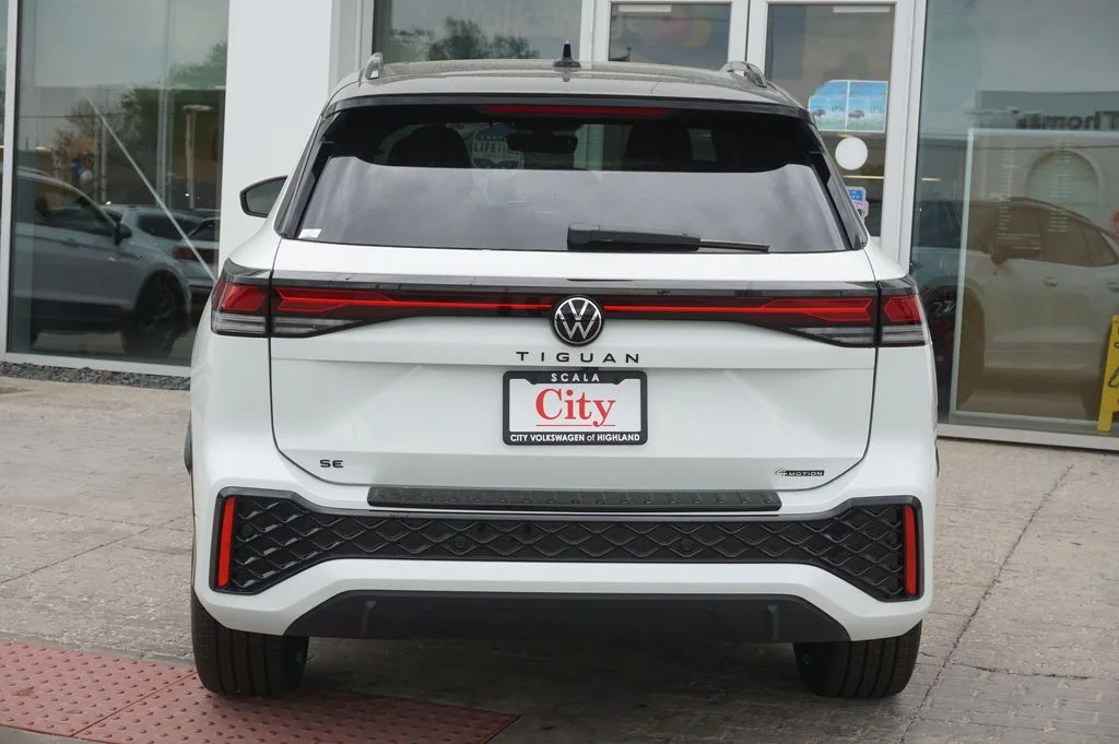 New 2026 White/off-white Volkswagen 2.0T SE R-Line Black image 6