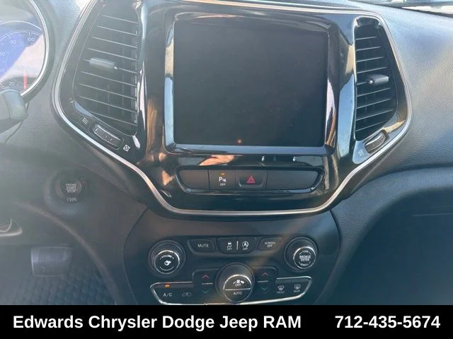 Used 2019 Gray Jeep Limited image 19
