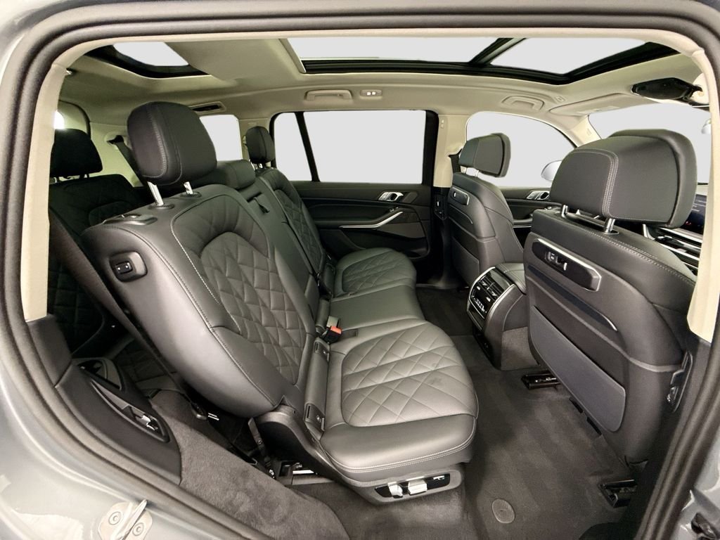 2026 BMW X7 40i - Photo 21