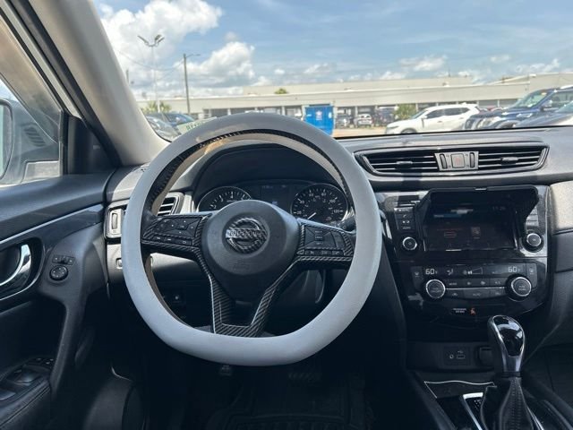 Used 2018 White Nissan SV image 20