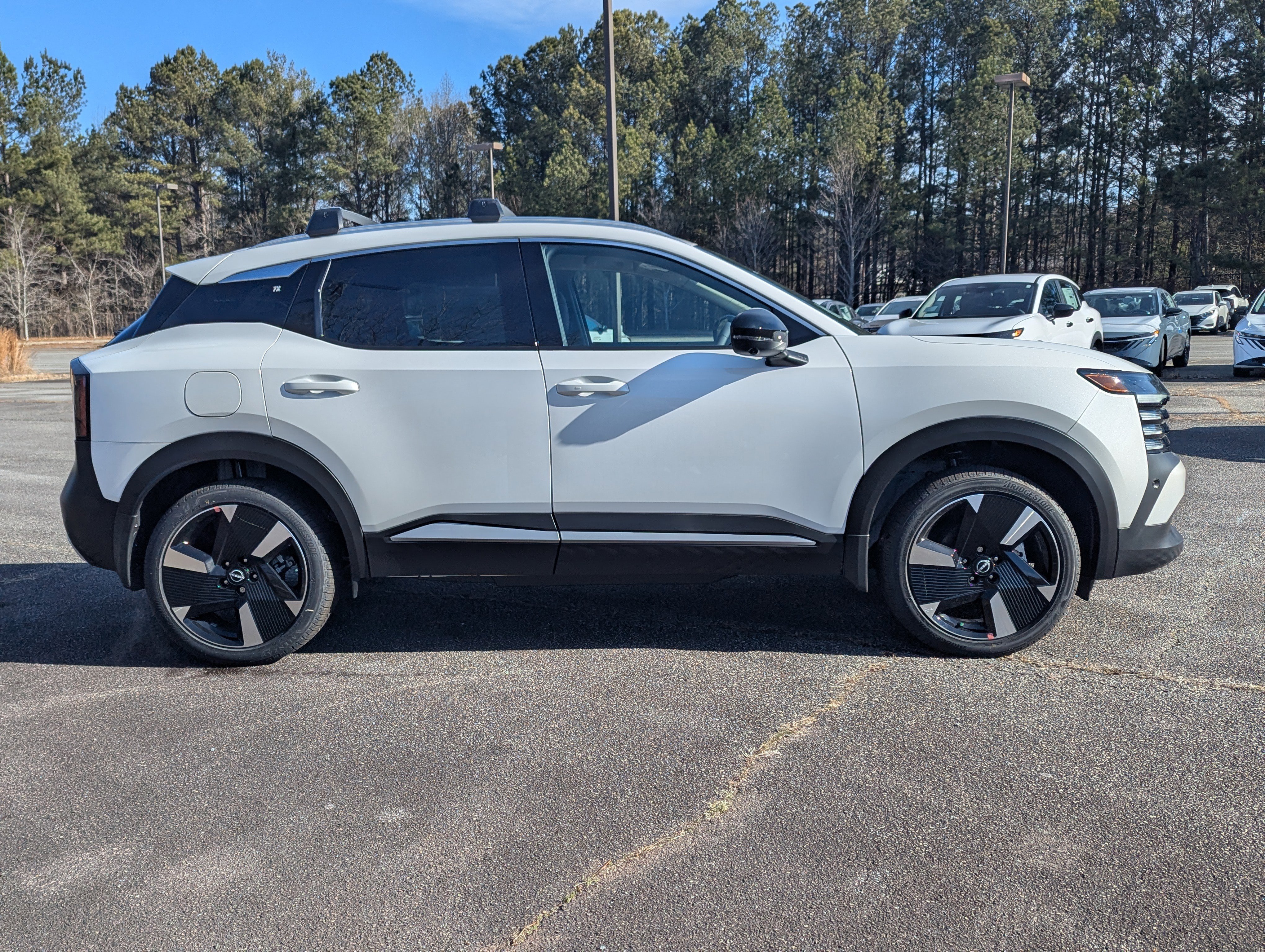 New 2026 White Nissan SR image 2