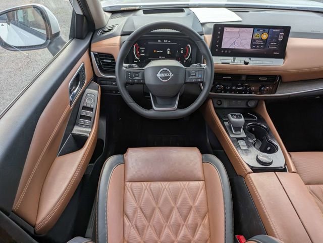 Used 2026 White Nissan Platinum image 14