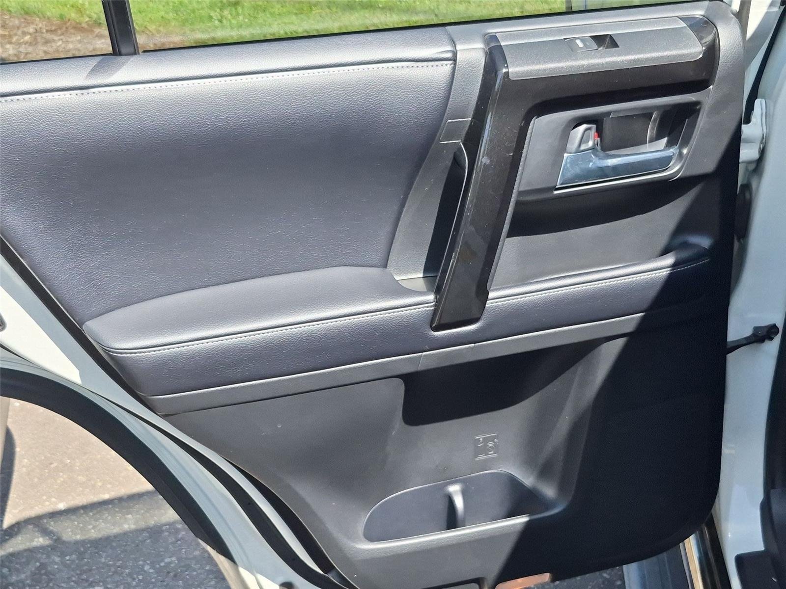 Used 2019 Blizzard Pearl Toyota Limited image 31