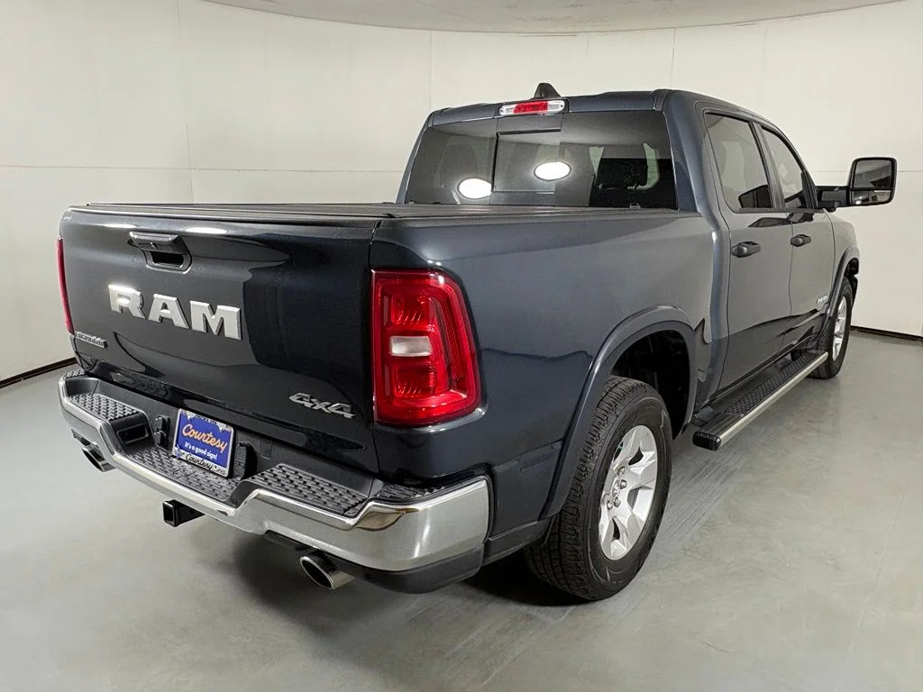 Used 2025 Blue Ram Big Horn/Lone Star image 8