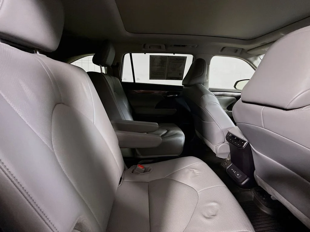 Certified Used 2025 Celestial Silver Metallic Toyota Platinum image 29