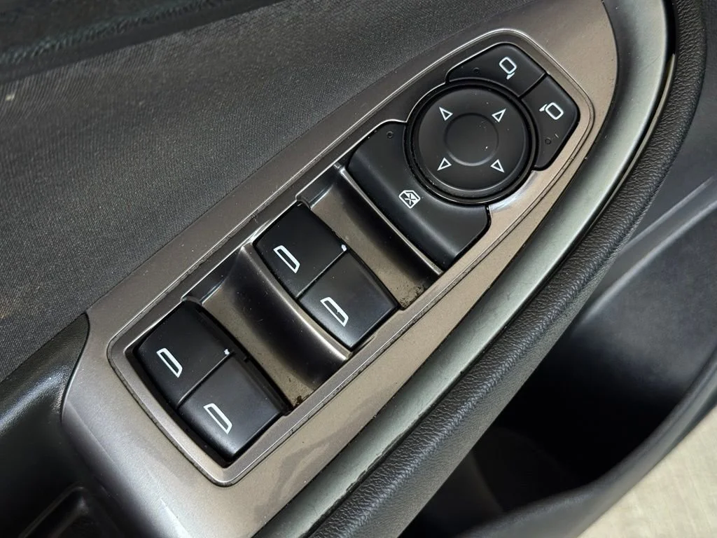 Used 2019 SUMMIT WHITE Chevrolet LS image 24