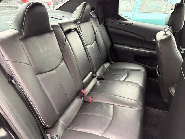 Used 2013 Black Dodge SXT image 27