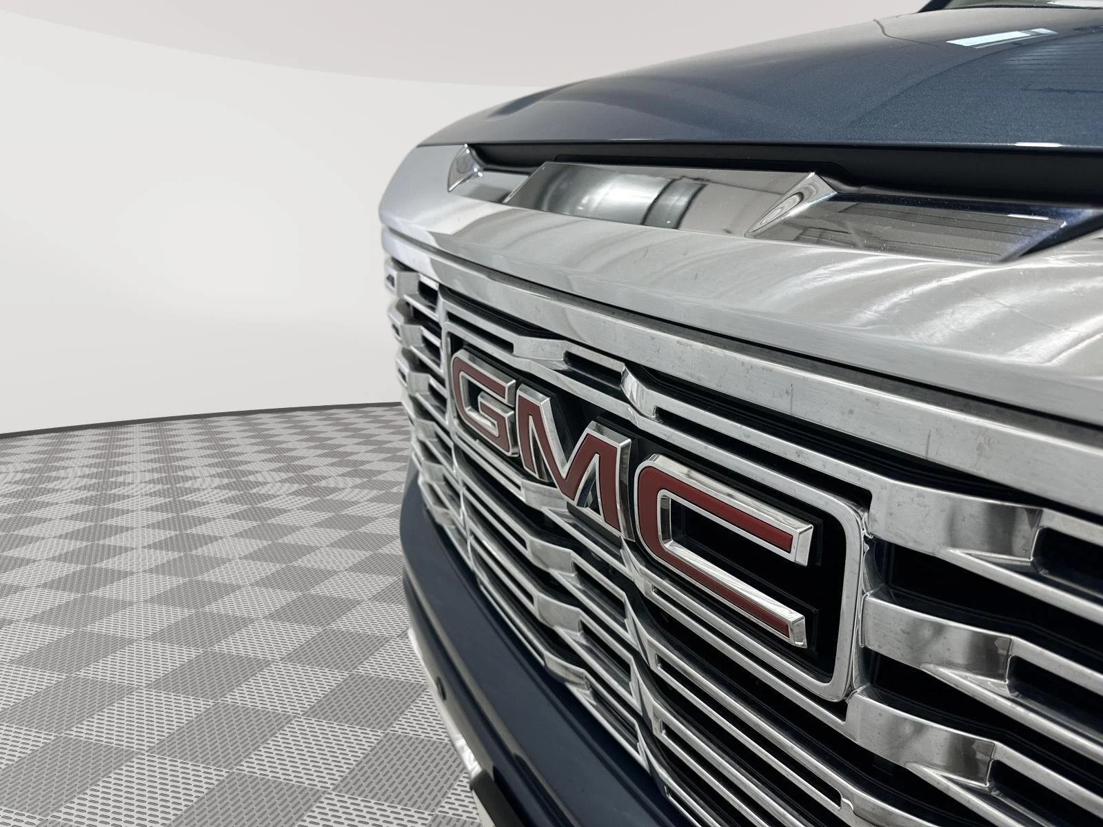 Used 2024 Downpour Metallic GMC Denali image 28