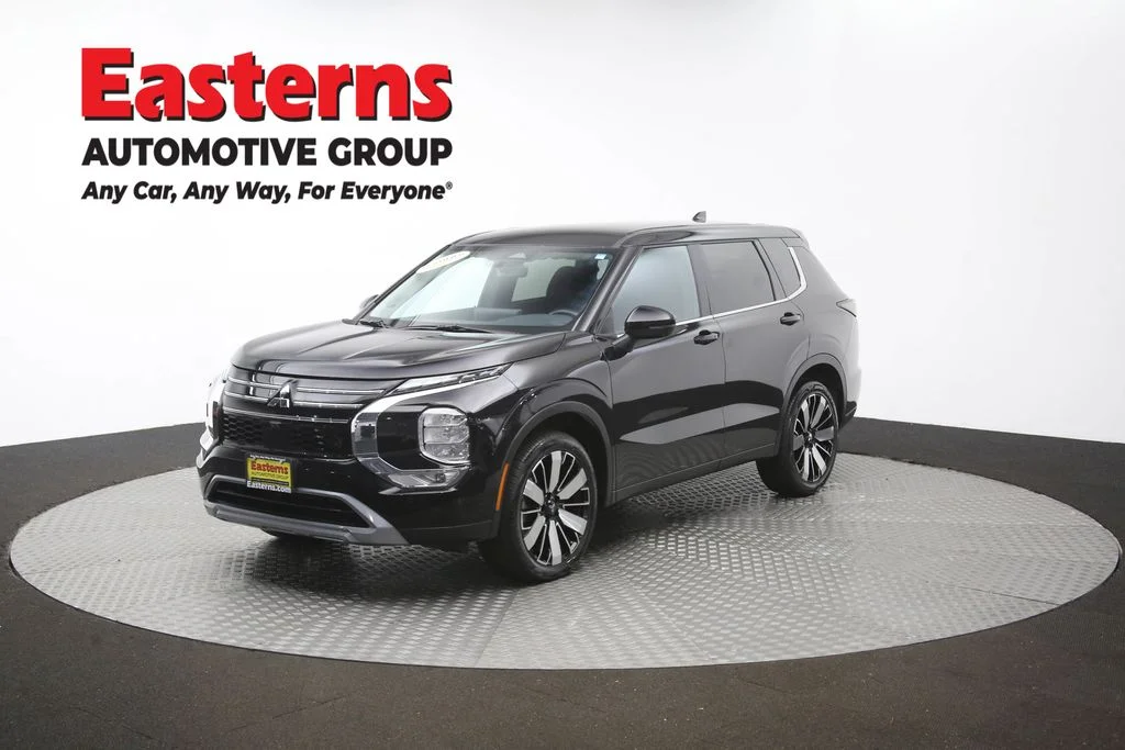 Used 2025 Black Mitsubishi SE image 56
