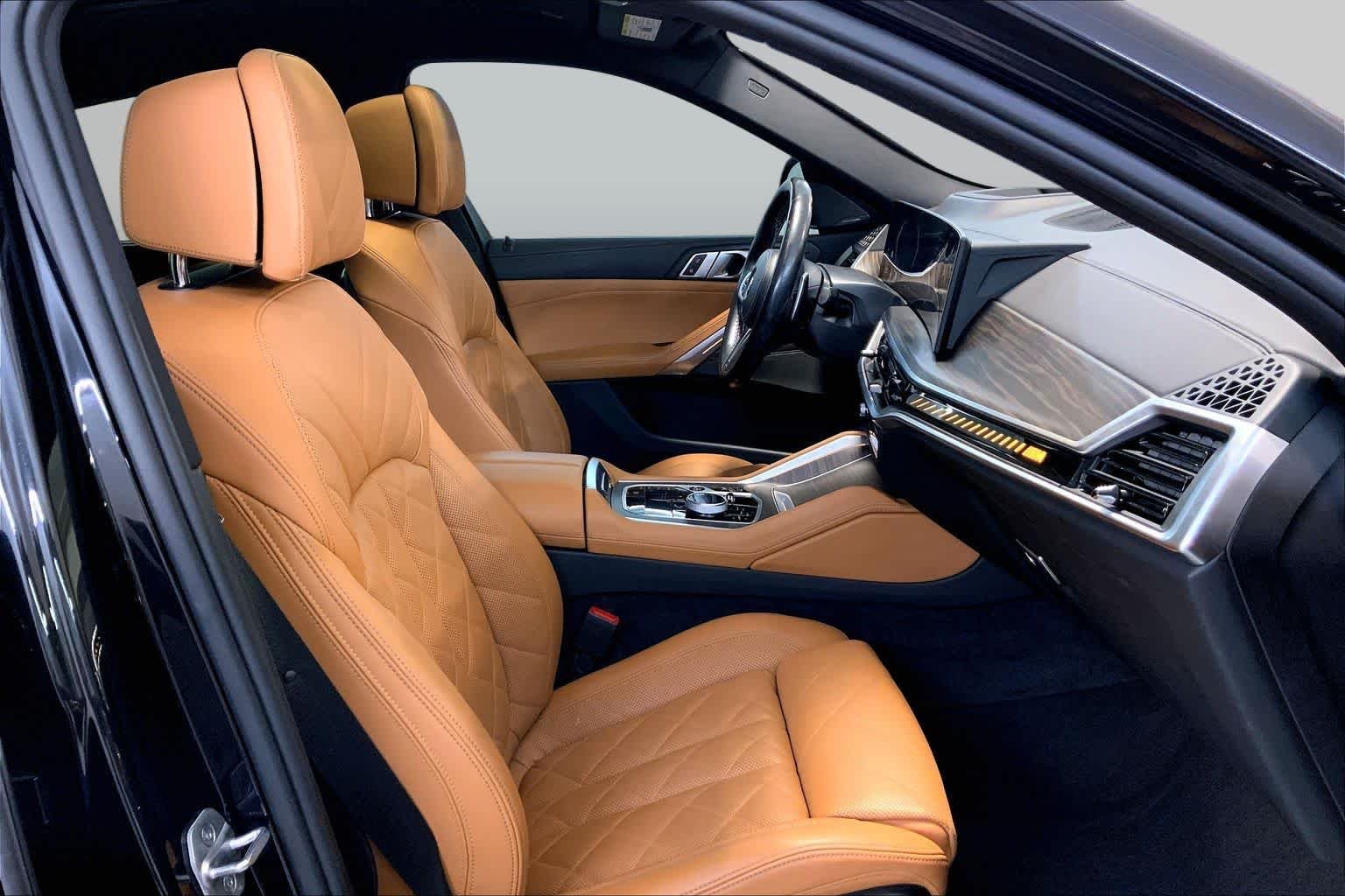 Used 2024 Black Sapphire Metallic BMW M60i image 8