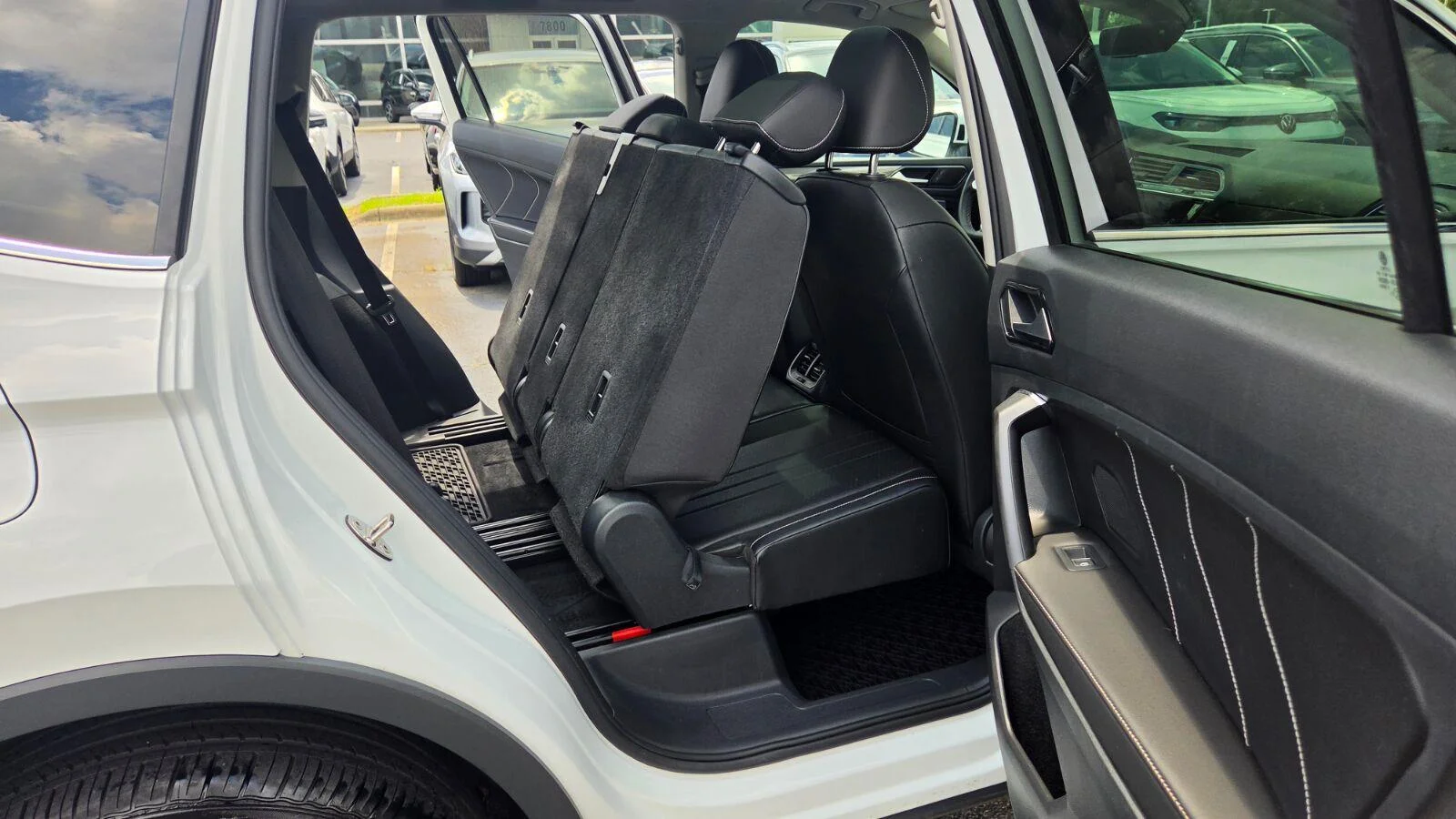 Certified Used 2022 Pure White Volkswagen SE image 46