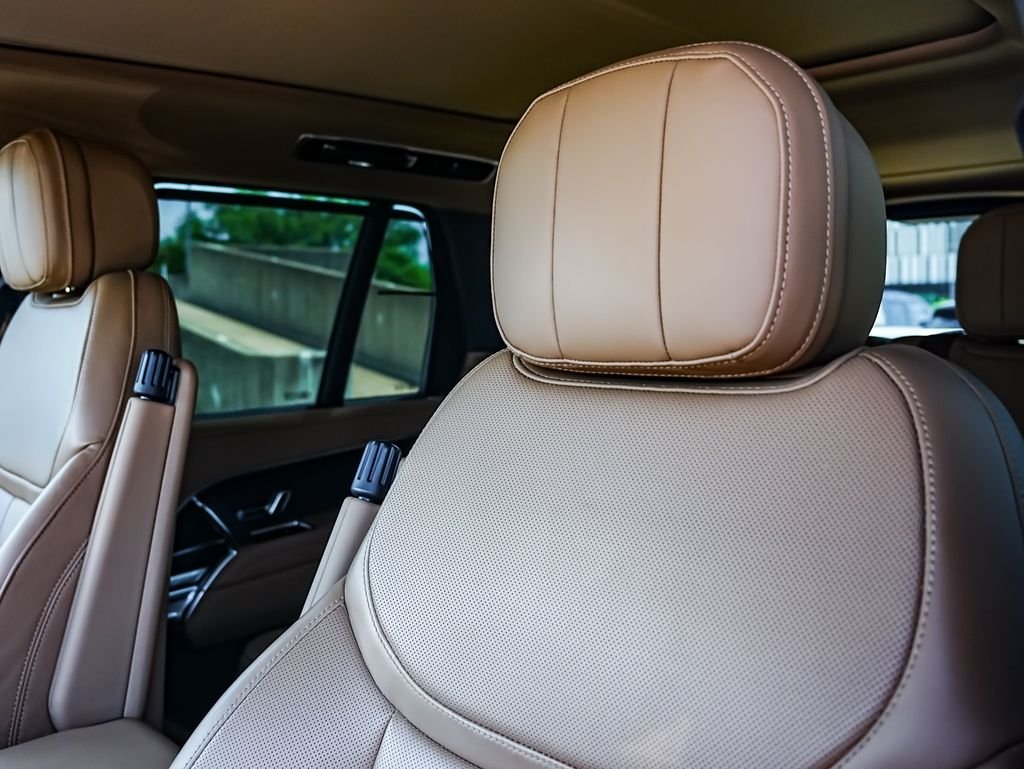 Used 2025 Gray Land Rover SE image 13