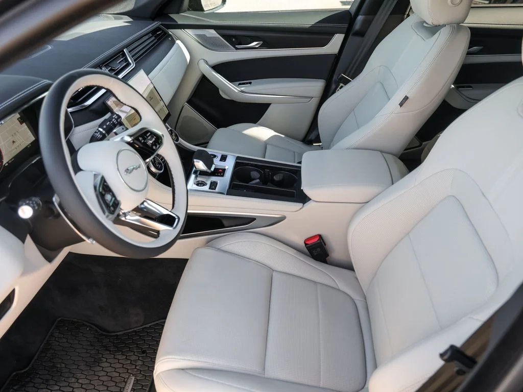 2026 Jaguar F-Pace R-Dynamic S - Photo 16