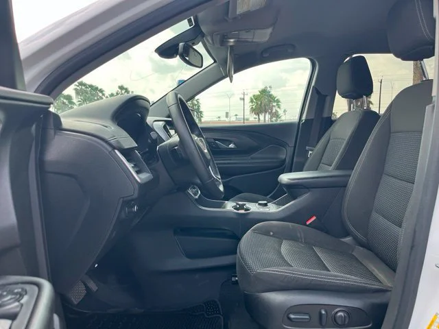 Used 2023 SUMMIT WHITE GMC SLE image 11