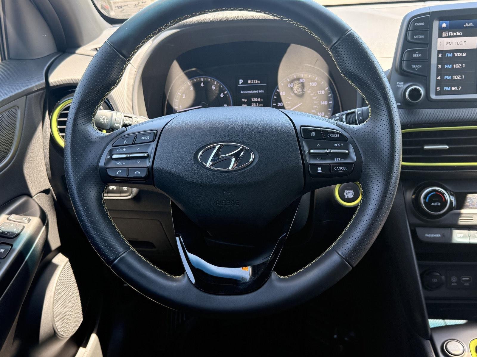 Used 2020 Lime Twist Hyundai Ultimate image 23