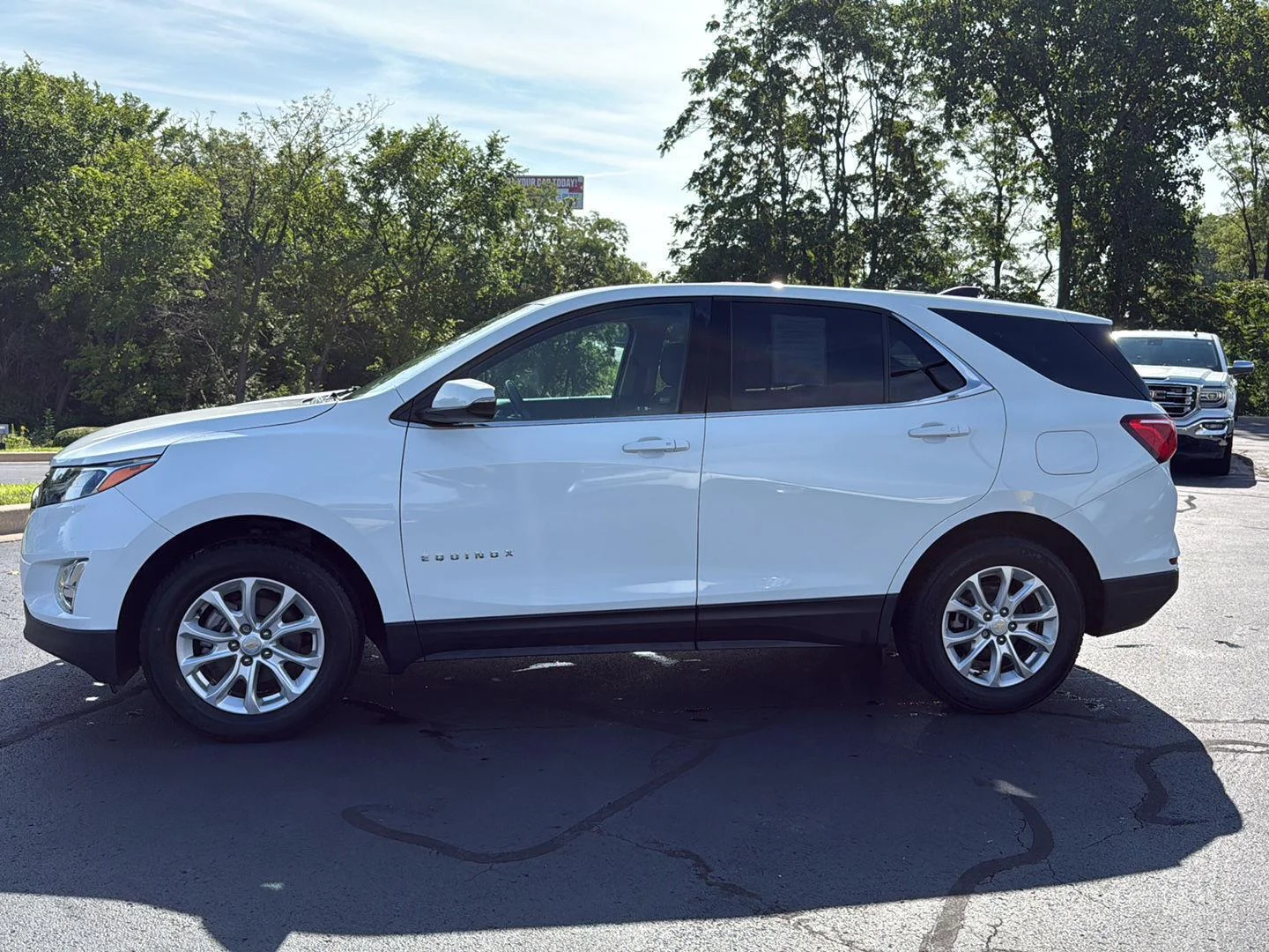 Used 2018 SUMMIT WHITE Chevrolet LT image 2