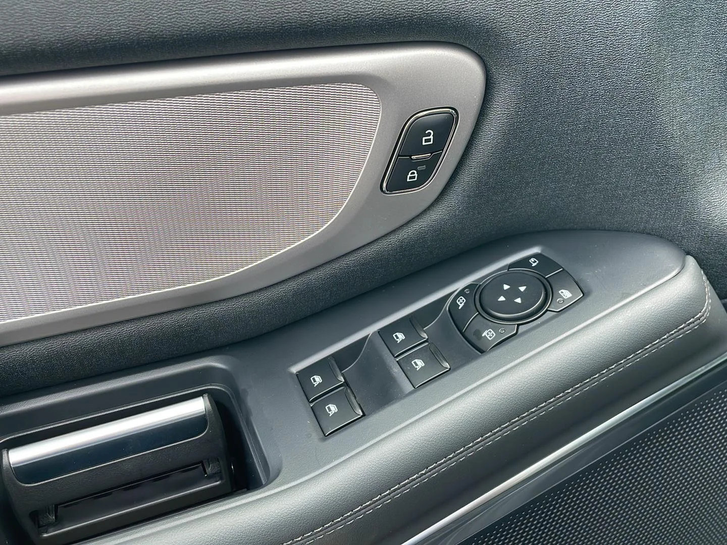 New 2027 Agate Black Metallic Ford Active image 11