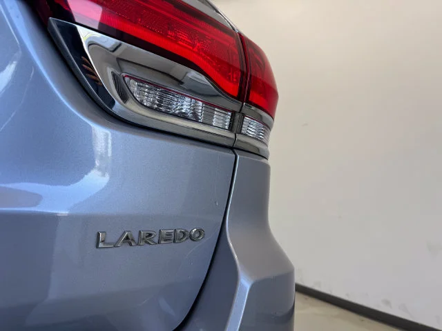 Used 2020 Billet Silver Metallic Clearcoat Jeep Laredo E image 40