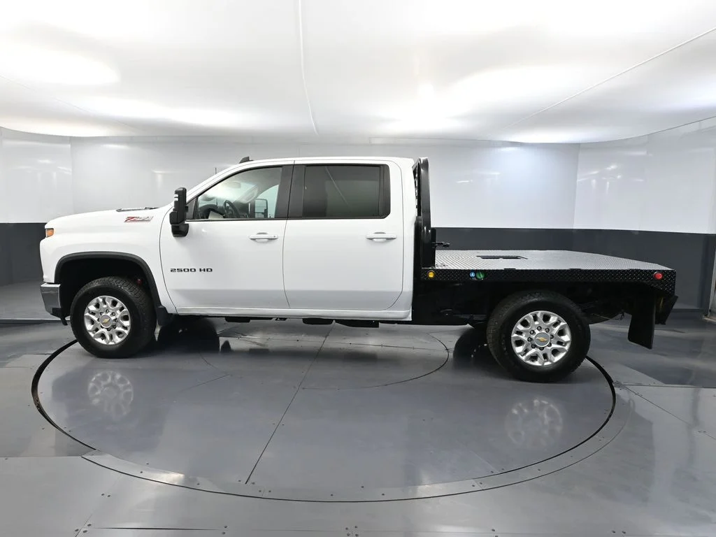 Used 2023 White Chevrolet LT image 11