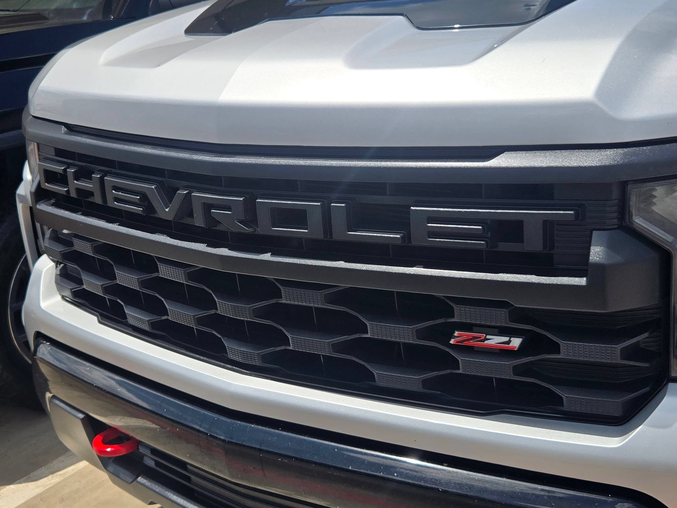 Used 2022 Silver Ice Metallic Chevrolet Custom Trail Boss image 4