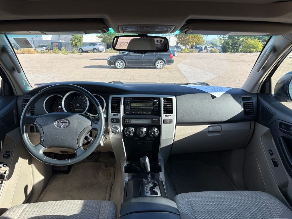 Used 2007 Gold Toyota Sport image 14
