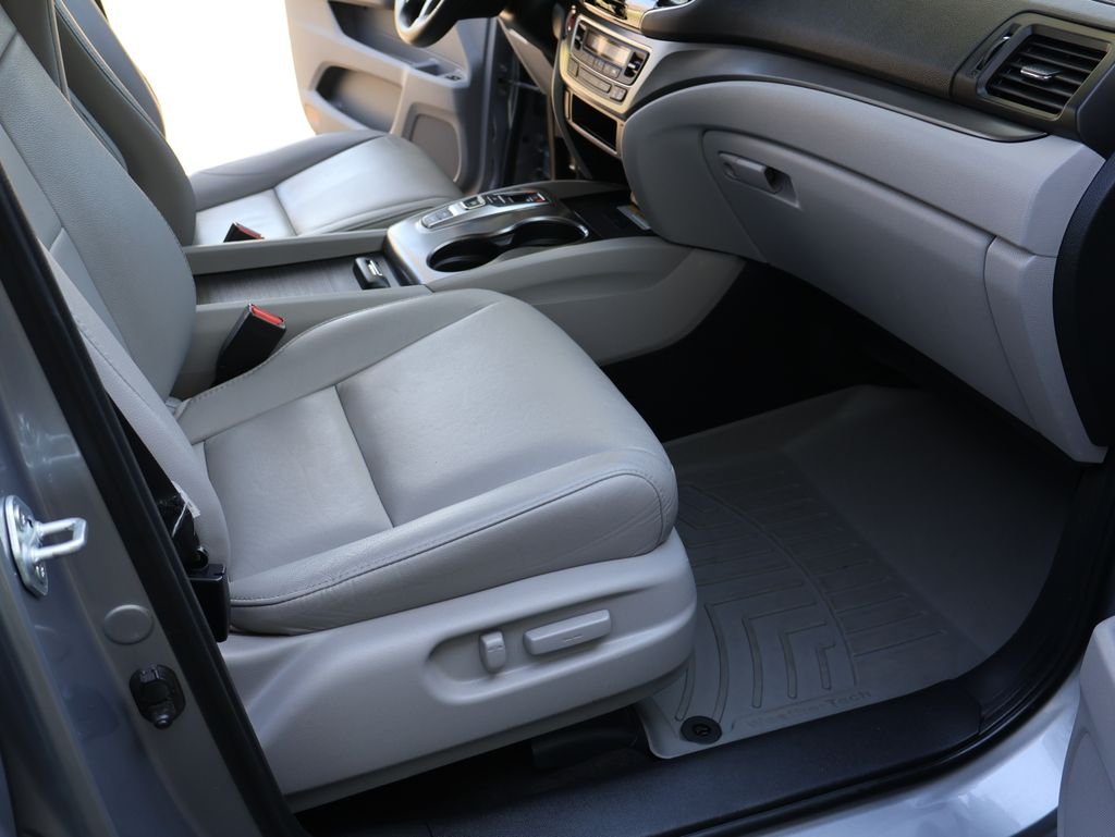 2021 Honda Pilot SE - Photo 31