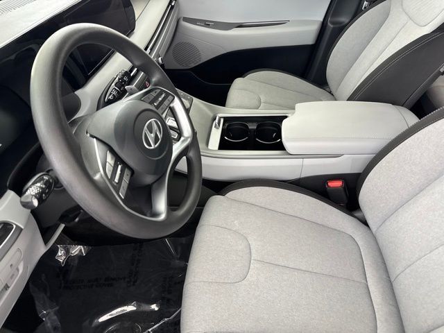 Certified Used 2025 Black Hyundai SE image 25