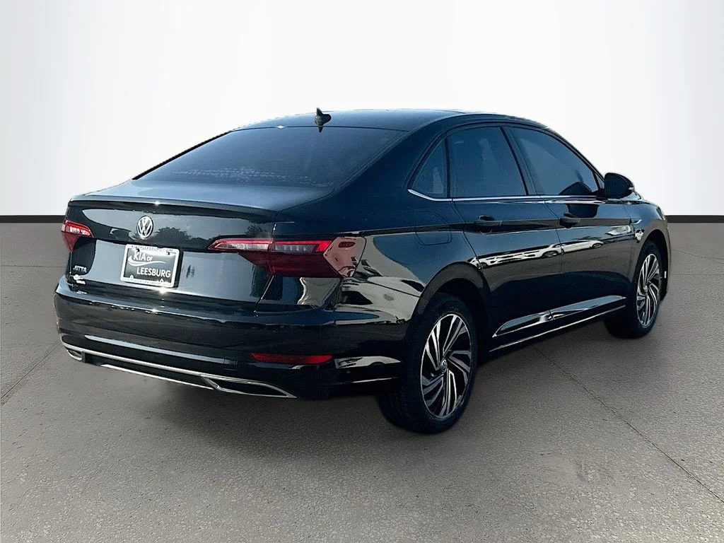 Used 2021 Black Volkswagen SEL Premium image 7