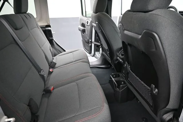 Used 2024 Silver Jeep Rubicon image 17