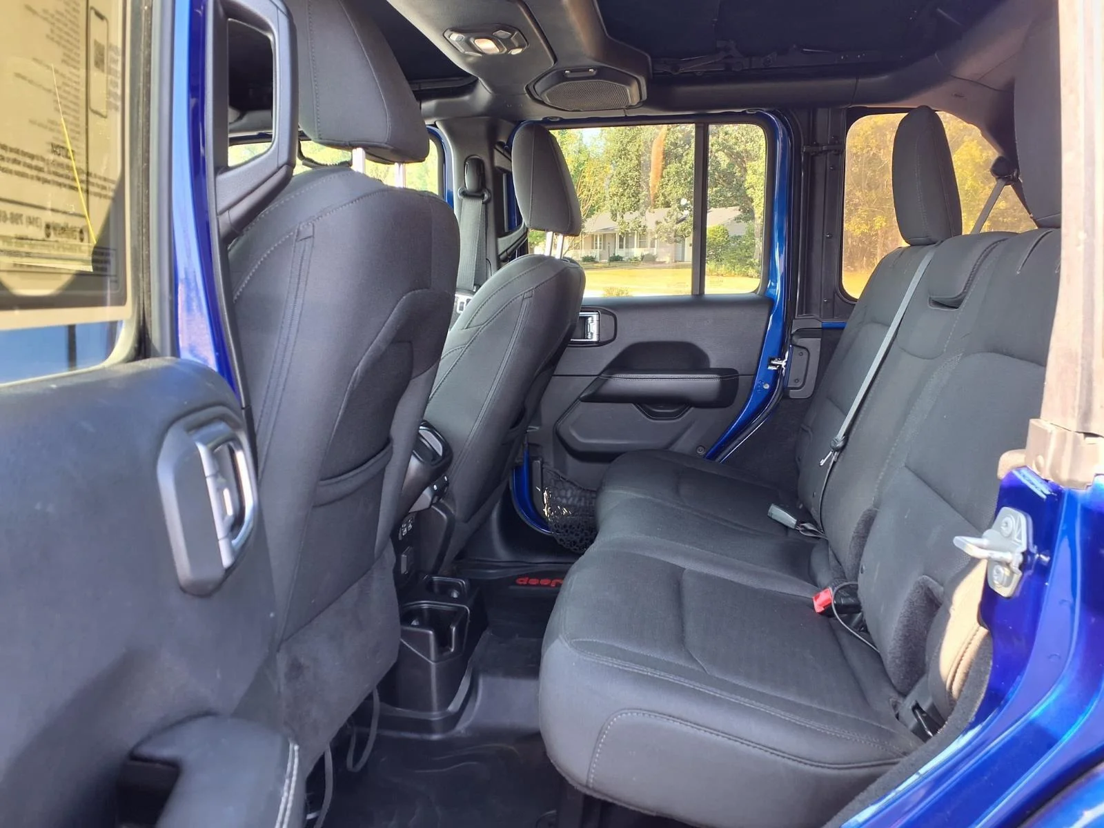 Used 2018 Ocean Blue Metallic Clearcoat Jeep Sahara image 23