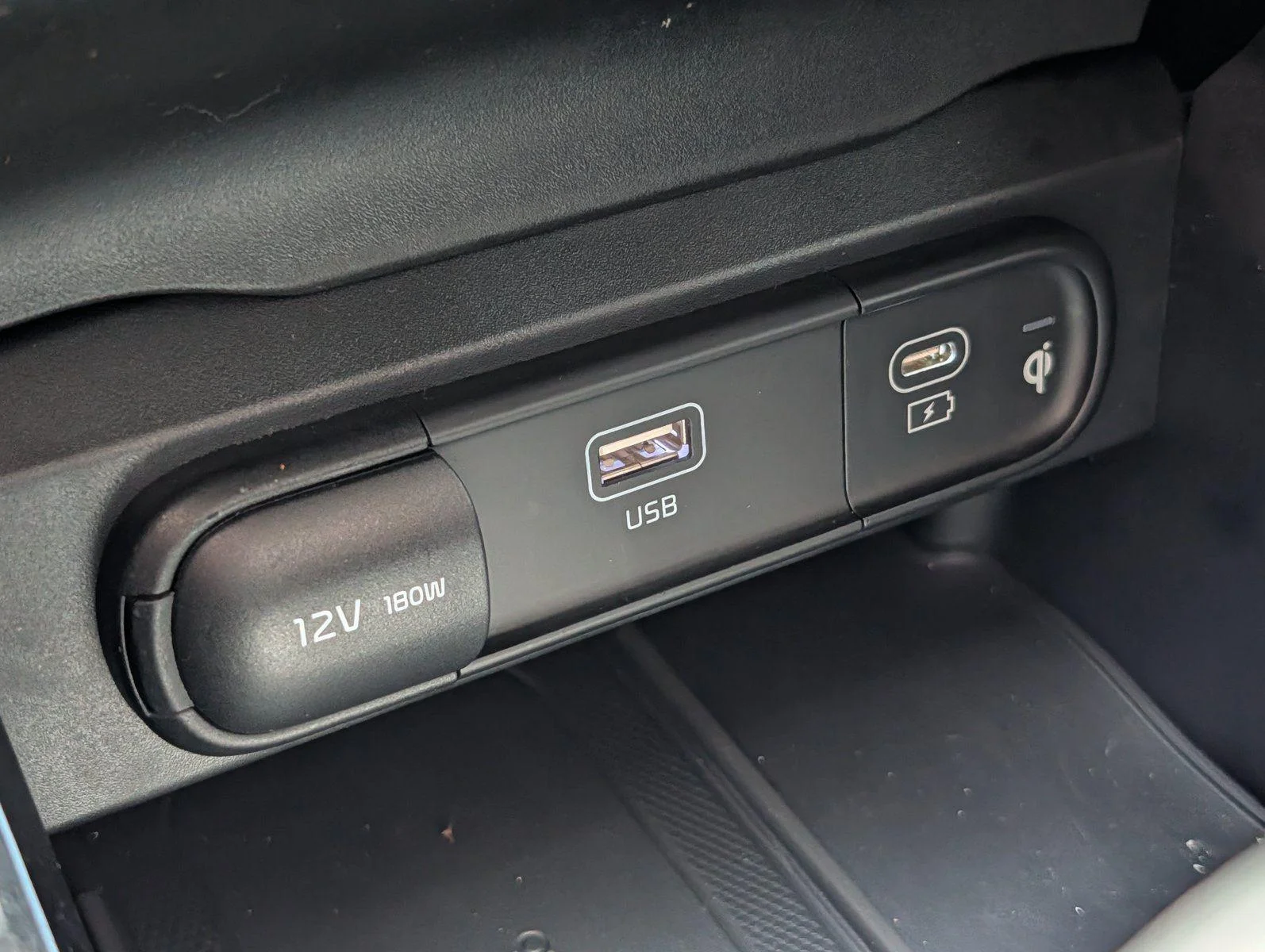 Used 2024 Everlasting Silver Kia S image 20