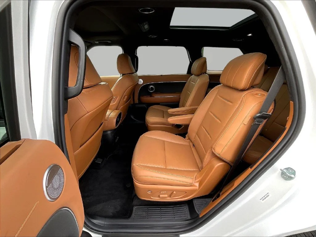 Used 2026 White Hyundai Calligraphy image 30