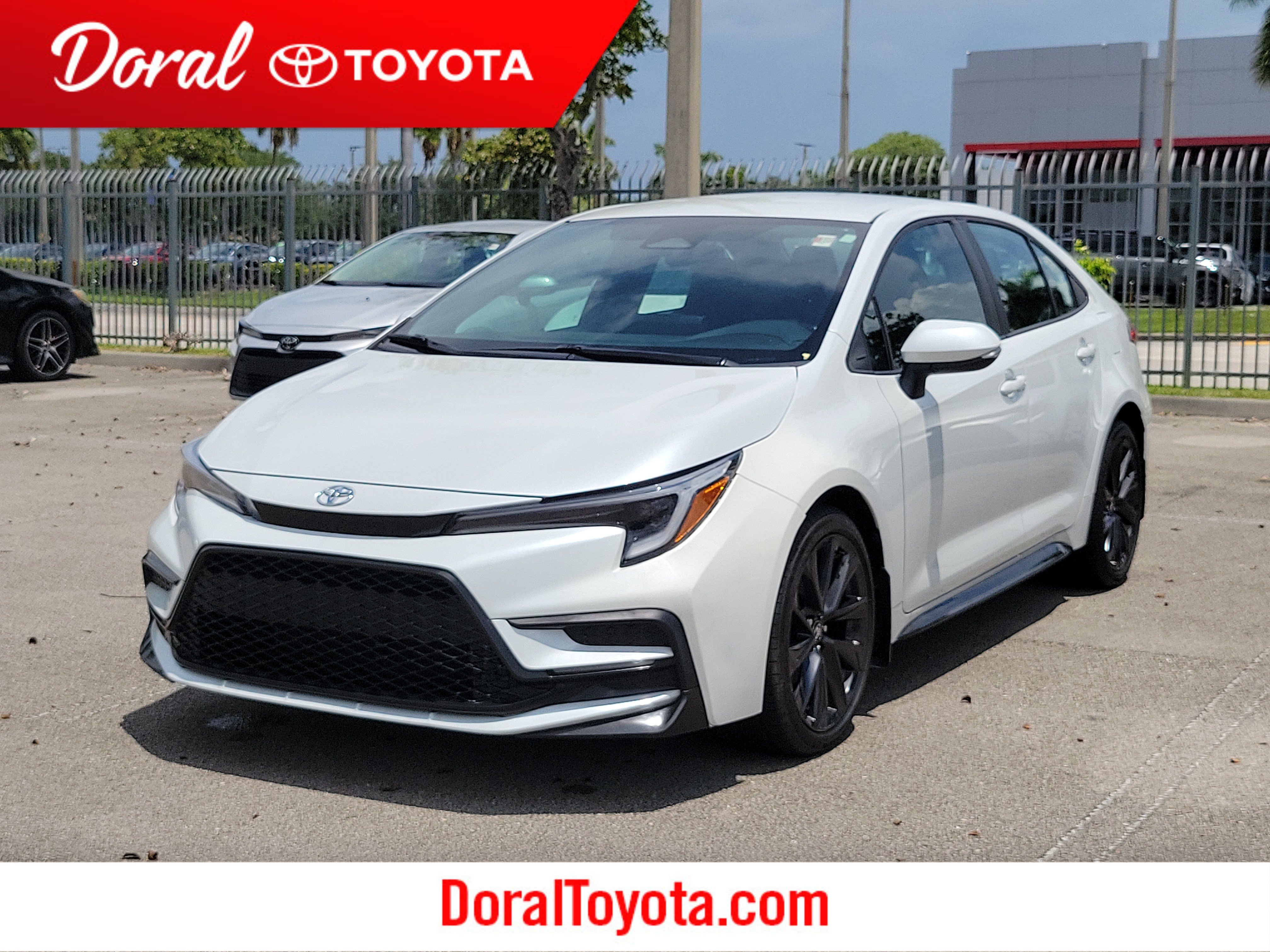Used 2025 Pearl Toyota SE image 1