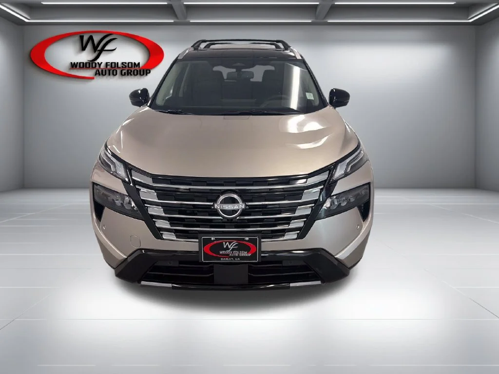New 2026 Champagne Silver Metallic / Super Black Two-tone Nissan Platinum image 2