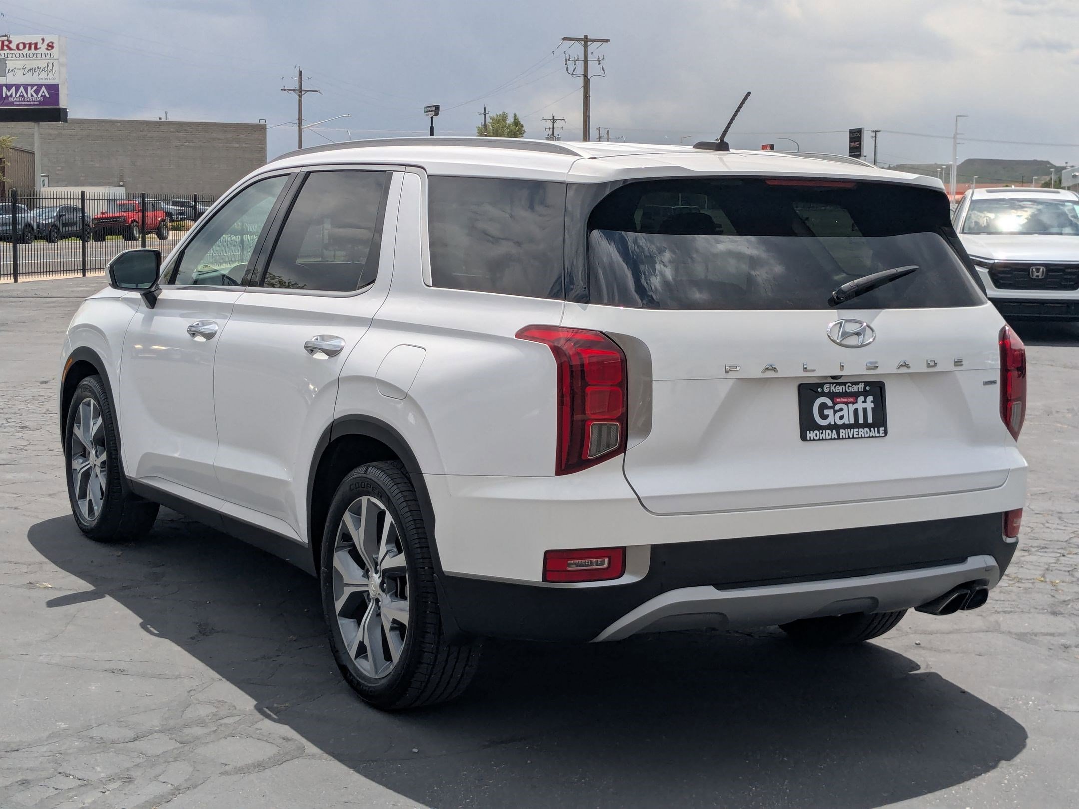 Used 2020 Hyper White Hyundai SEL image 5