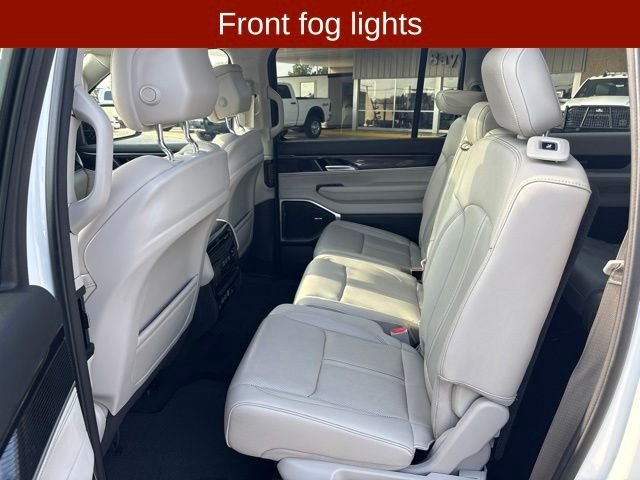 Used 2024 White Jeep Base image 15