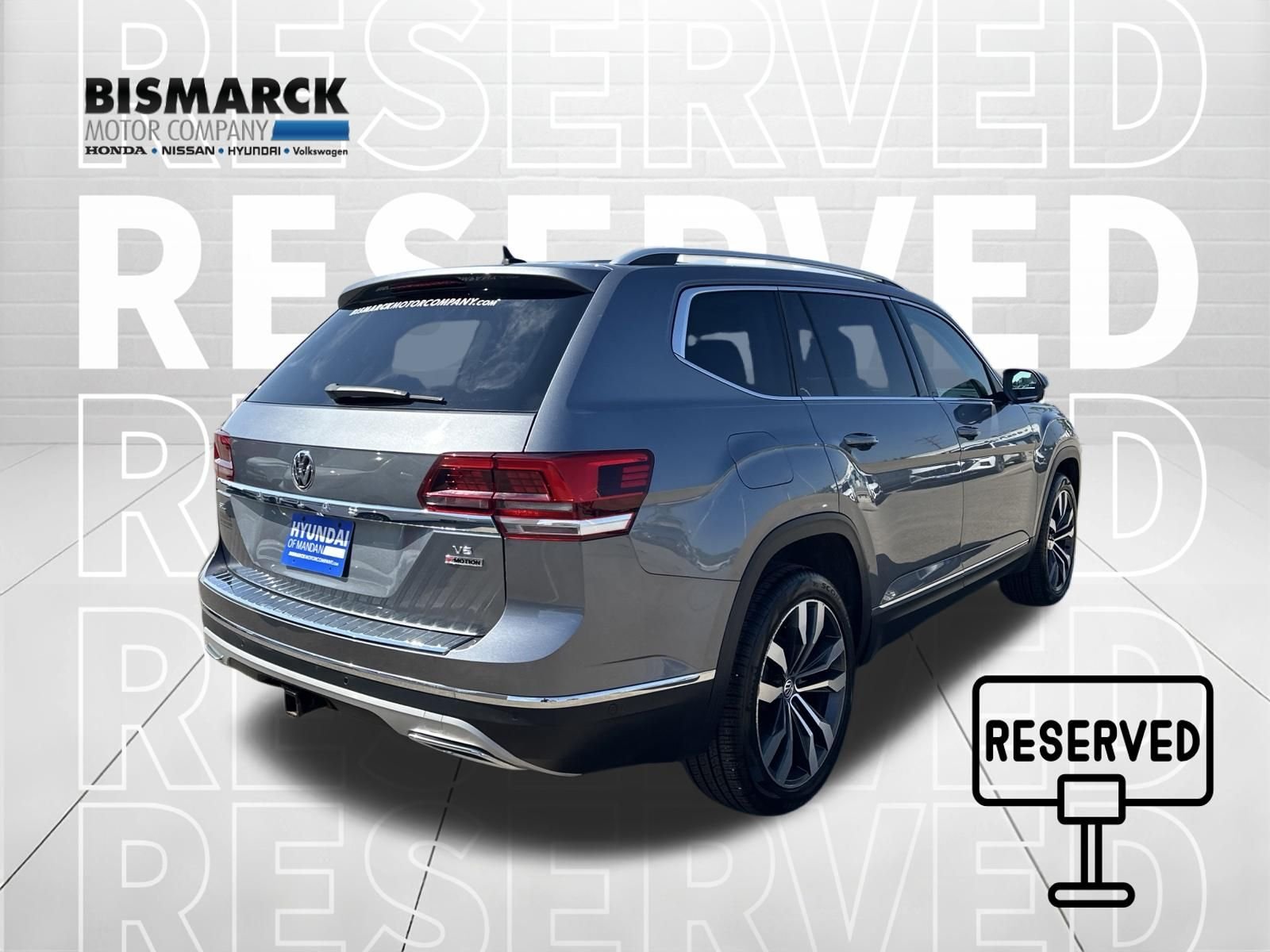 Used 2019 Gray Volkswagen SEL Premium image 3