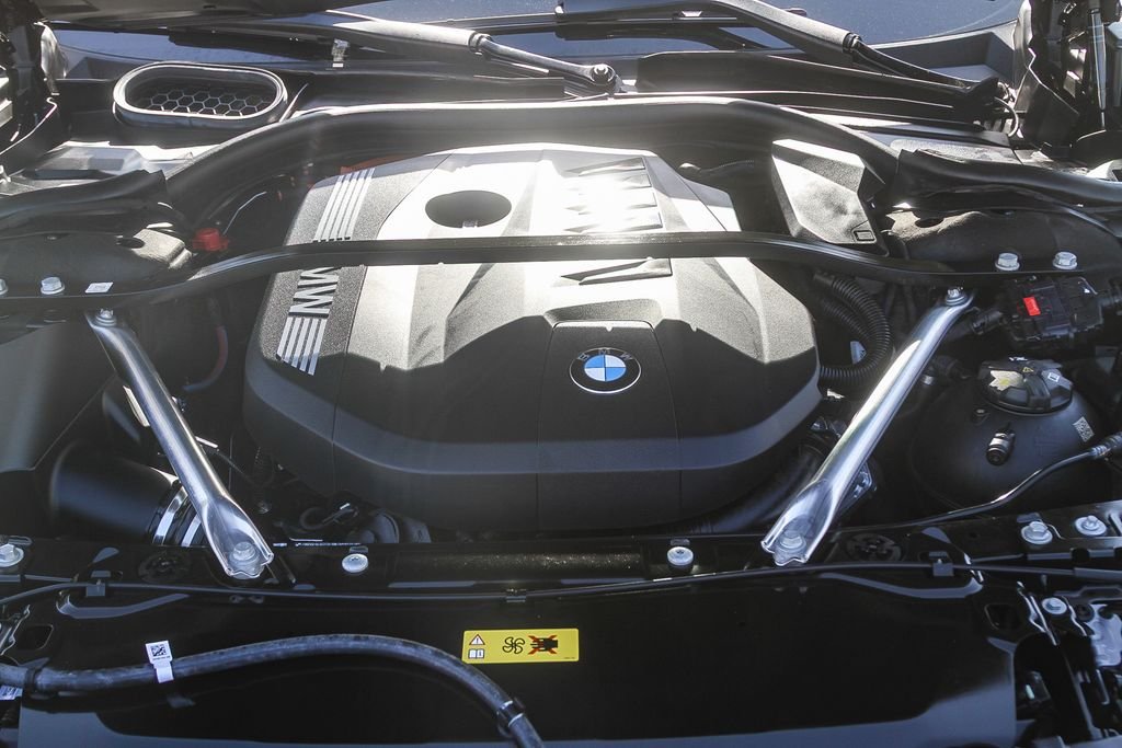 Used 2026 Black Sapphire Metallic BMW 750e xDrive image 21