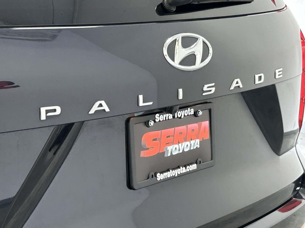 Used 2024 White Hyundai SEL image 9