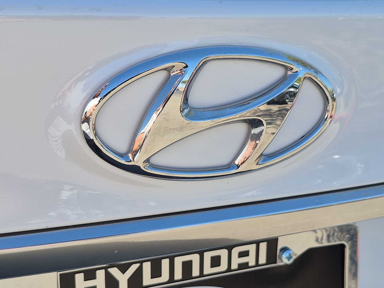 Certified Used 2019 Quartz White Hyundai SEL image 11