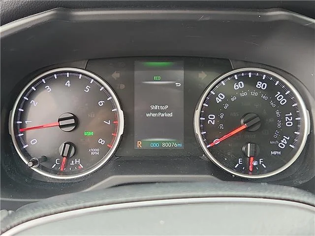 Used 2021 Red Toyota XLE Premium Front-wheel Drive image 18