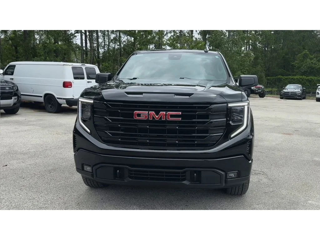Certified Used 2025 Onyx Black GMC Elevation image 3