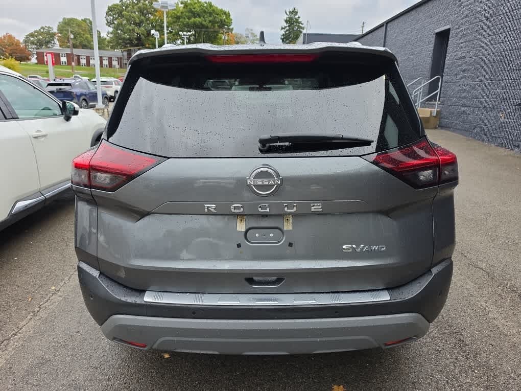 Used 2023 Gun Metallic Nissan SV image 10