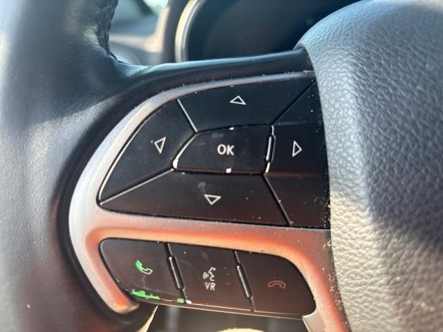 Used 2022 Black Jeep Laredo E image 14