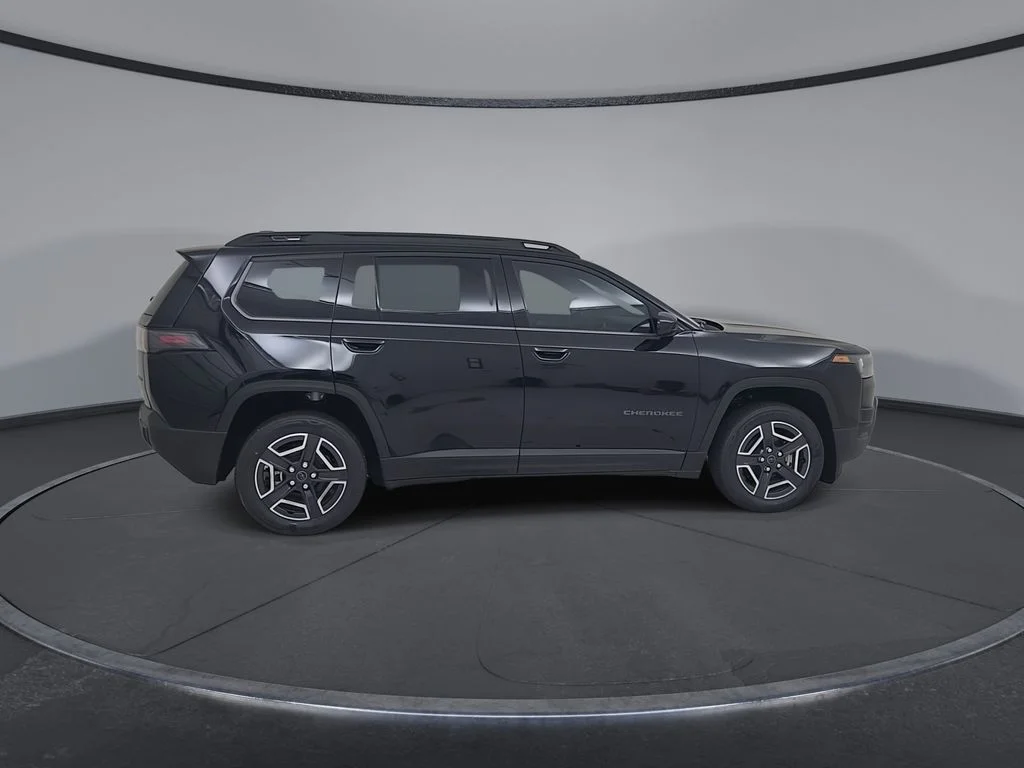 New 2026 Diamond Black Crystal Pearl-Coat Exterior Paint Jeep Laredo image 16
