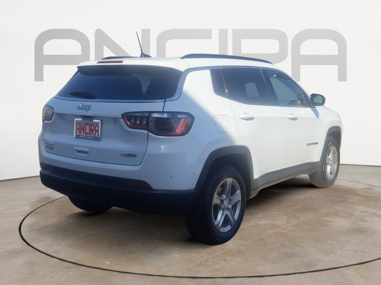 Used 2024 Bright White Clearcoat Jeep Latitude image 10