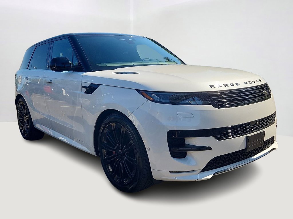 Used 2024 Ostuni Pearl White Metallic Land Rover Dynamic SE image 3